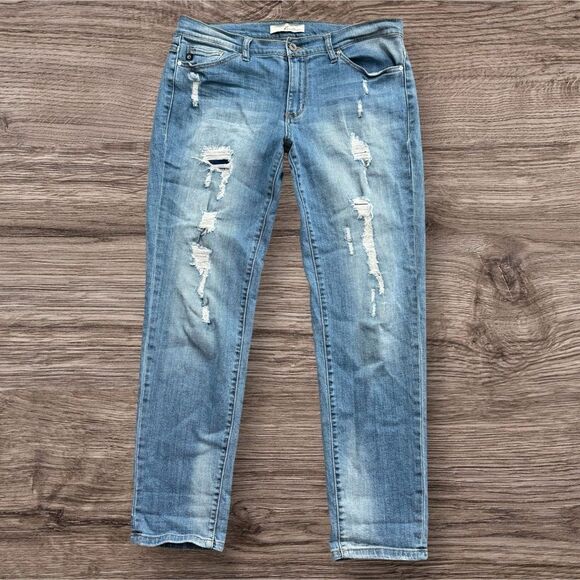 KanCan Distressed Blue Jeans Style KC7086 Cut J-1034 Women’s Size 9/28 - Picture 1 of 5